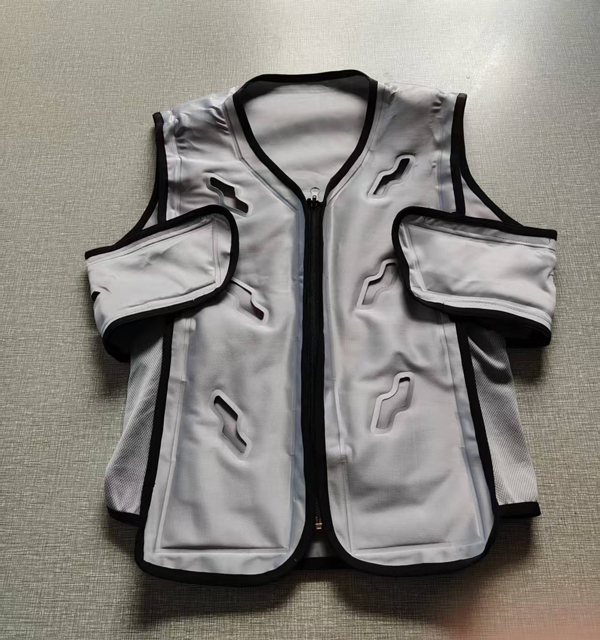 Senjoy TPU水循環冷却服、静音ポンプ、調節可能なフィット感、ポータブル電源付き、屋外作業用